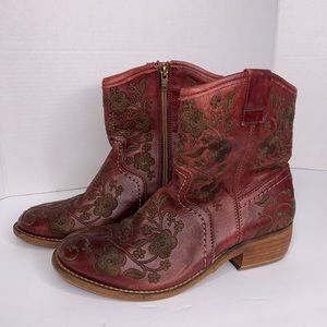 Taos embroidered boho western cowboy booties 6-6.5